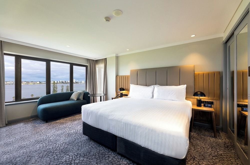 Suite, 1 Bedroom, River View (Swan River View, High Floor)