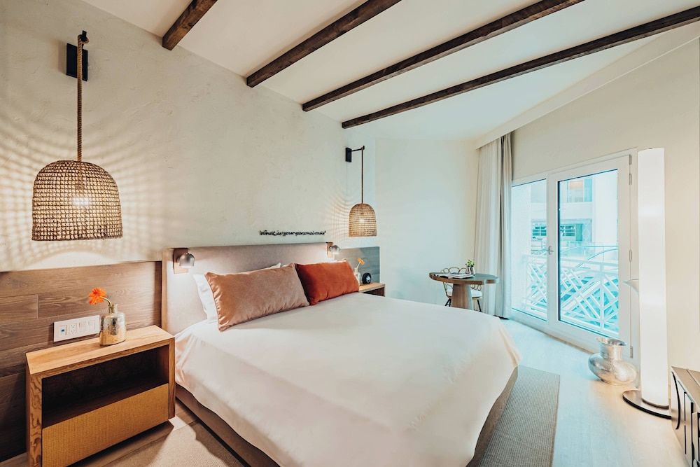 Resort Room. 1 King Bed (Adults Only, Marina Hotel)