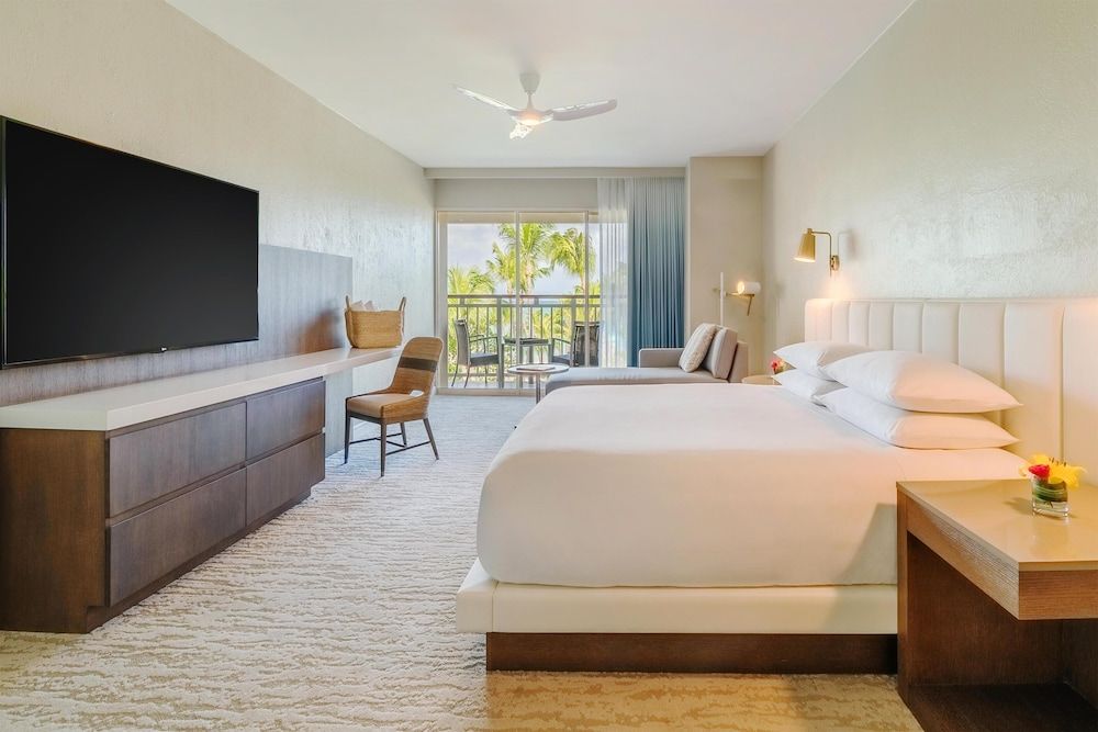 Suite, 1 King Bed, Balcony, Resort View (Cayena, High Floor)