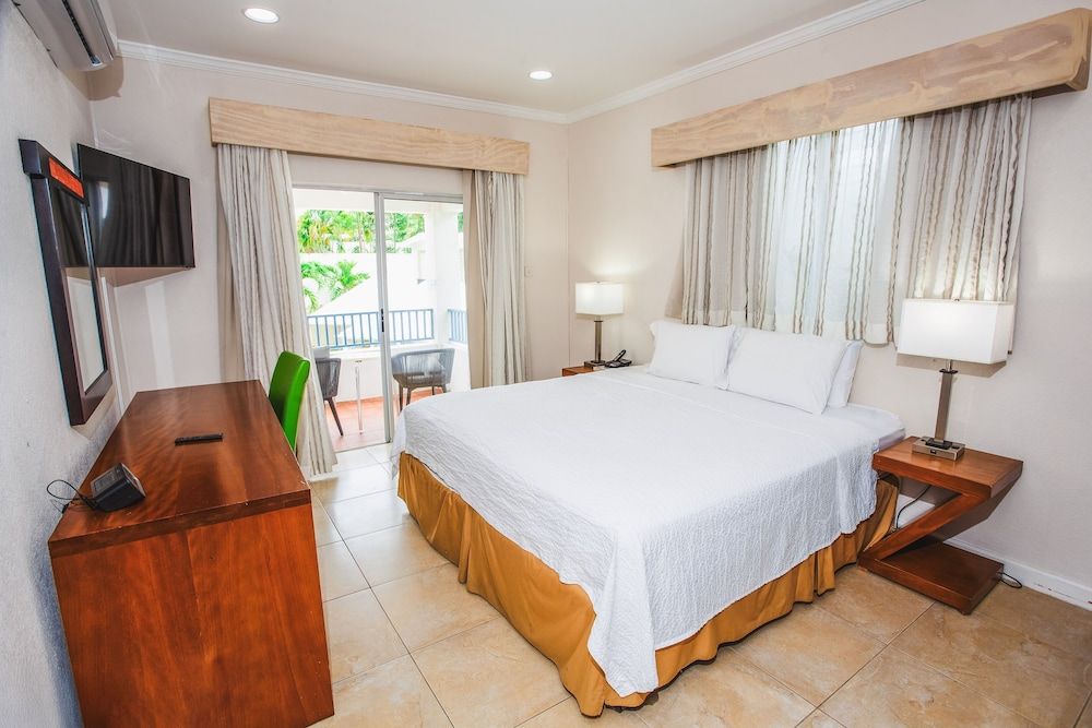 Blue Horizon Hotel Deluxe Suite, 1 Bedroom 2