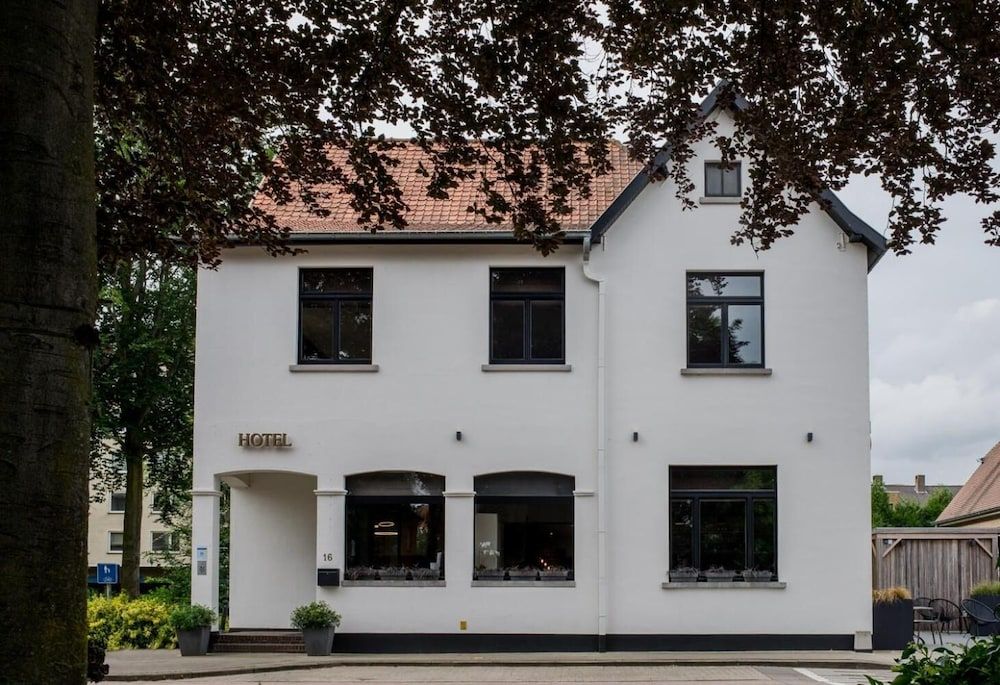 undefined Hotel Olympia 6