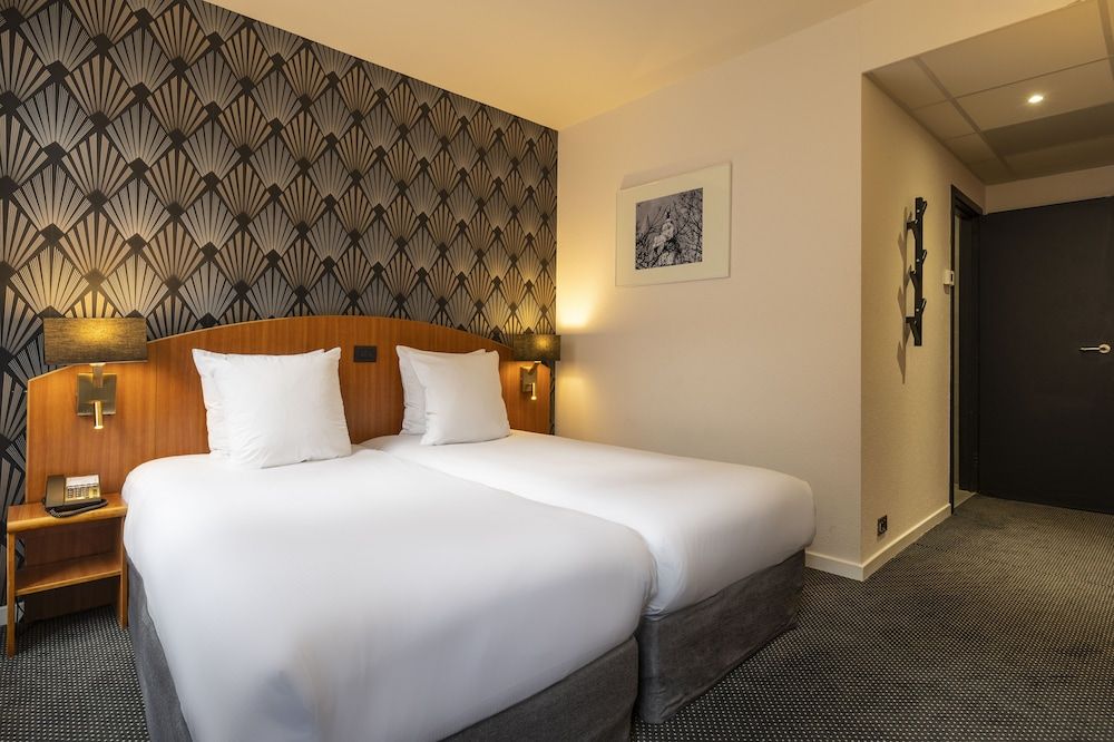 Aris Grand-Place Hotel Classic Double Room, 1 Queen Bed 2