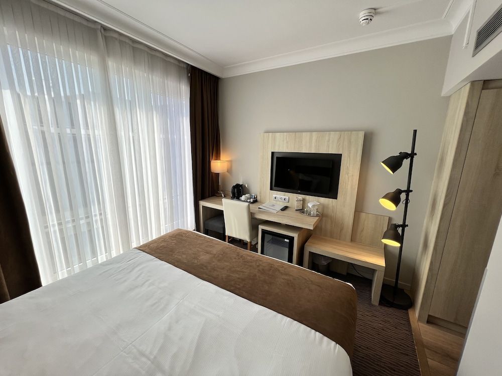 Best Western Hotel Royal Centre Standard Room, 1 Queen Bed, Non Smoking 15