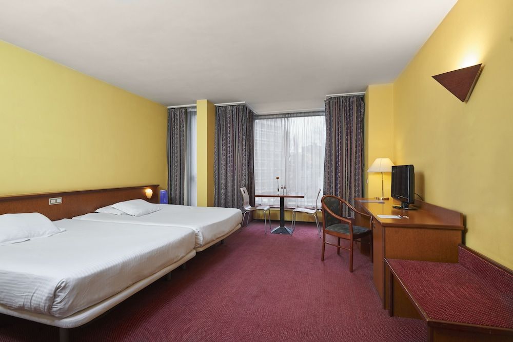 Hotel Brussels Triple Room 3