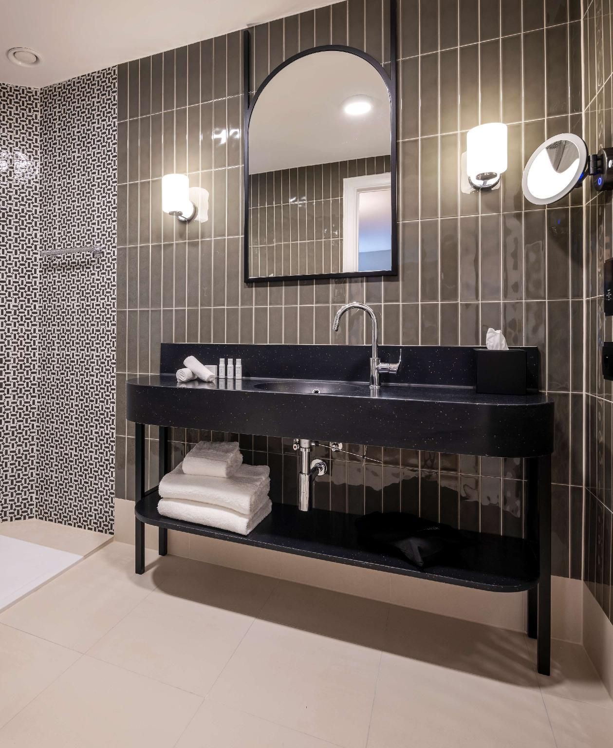 undefined DoubleTree by Hilton Brussels City 7