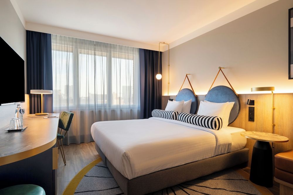 undefined Gresham Belson Hotel