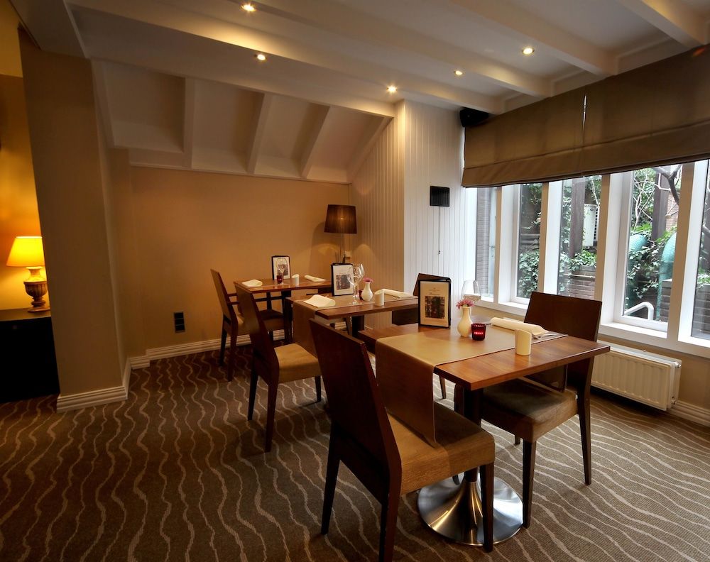 undefined Gresham Belson Hotel 4