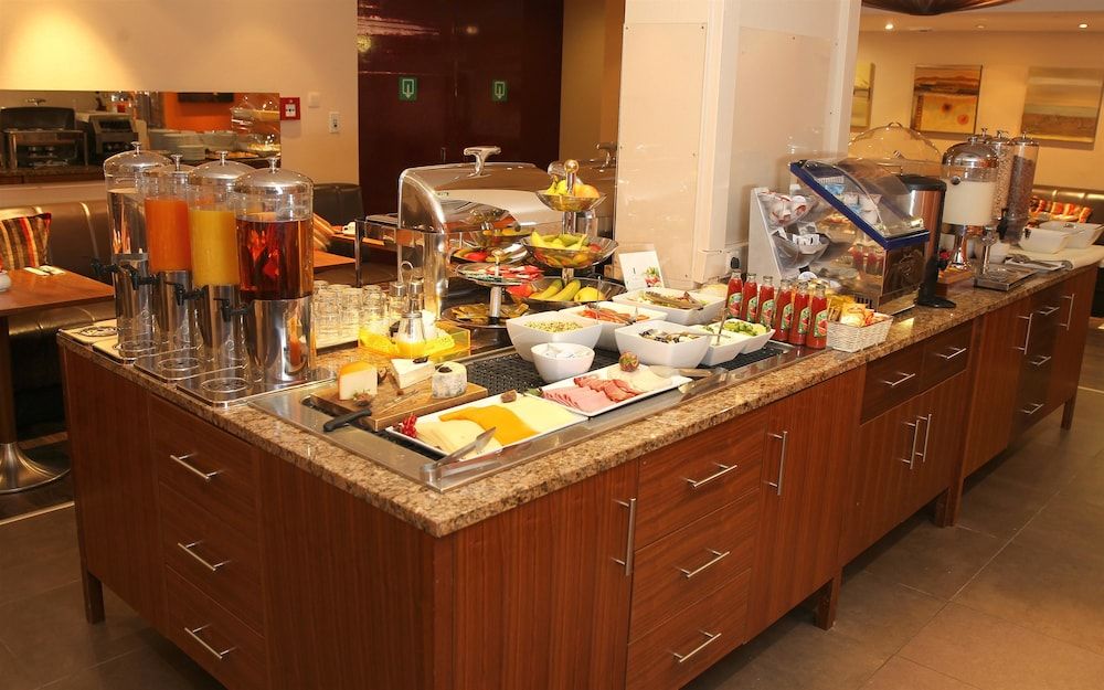 undefined Gresham Belson Hotel 3