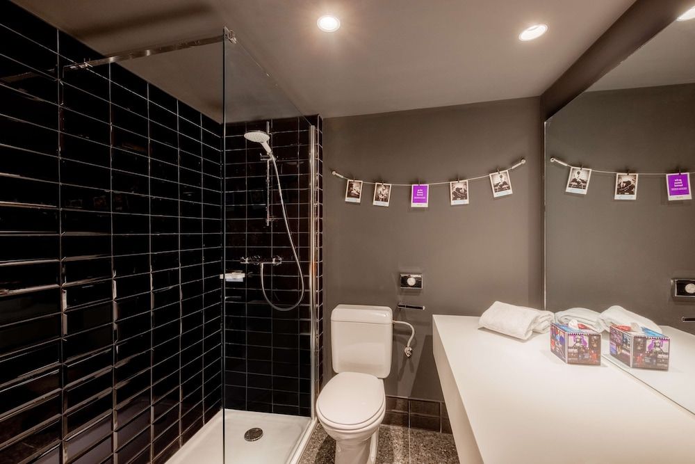 nhow Brussels Bloom Superior Room (nhow Room Atelier) 6