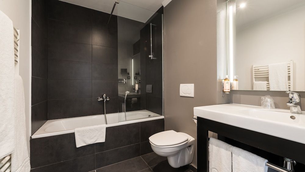 The Augustin Classic Double or Twin Room 11