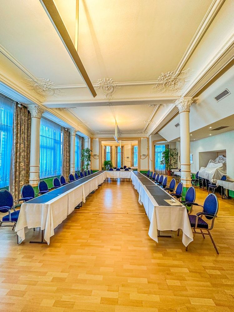 undefined Hotel Le Dome 10