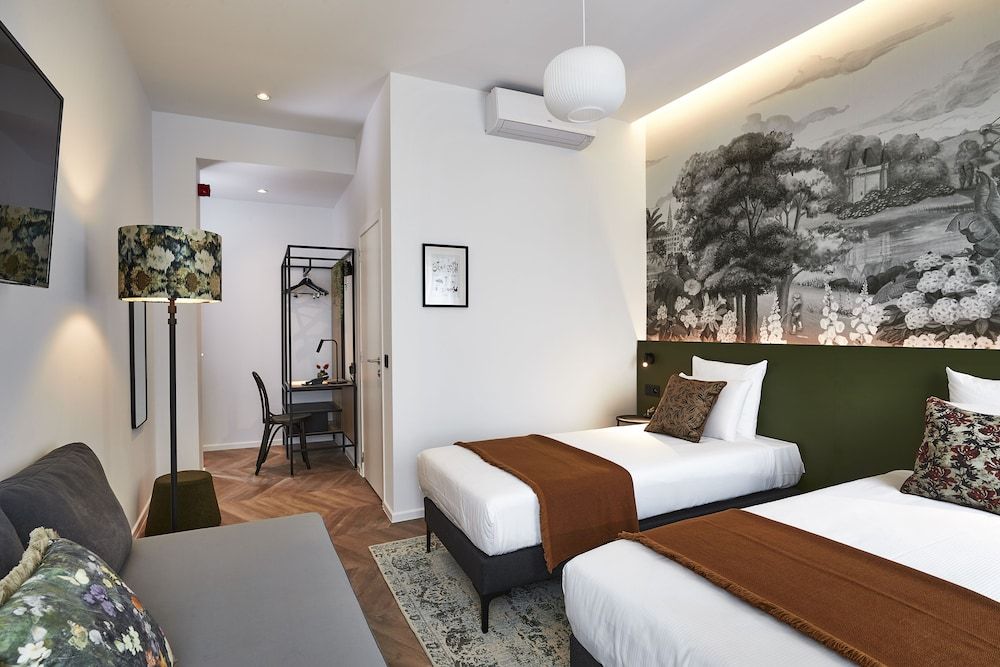 undefined Urban Yard 7