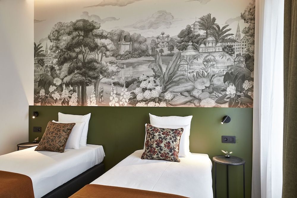 undefined Urban Yard 9