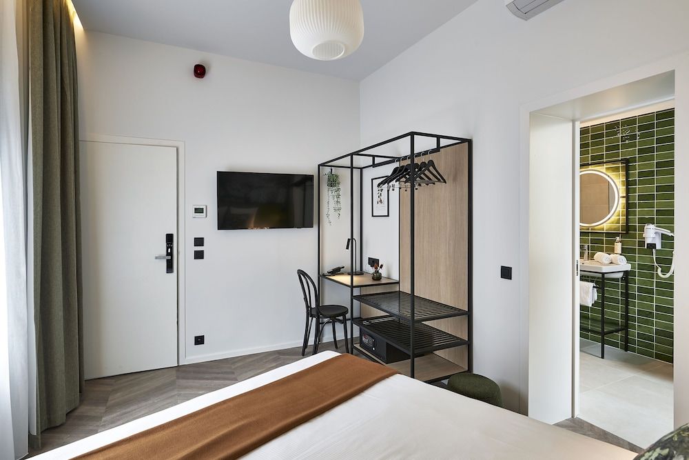 Urban Yard Superior Double Room (Florist) 3