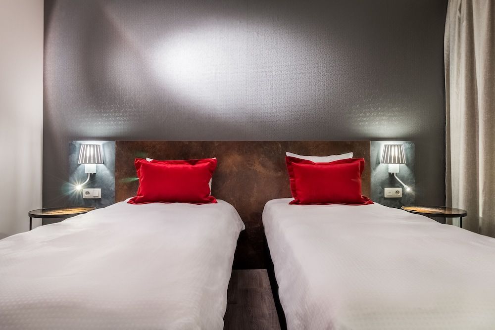 undefined Martin's Brussels EU 9