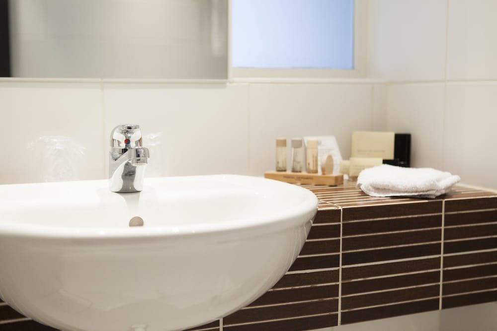 Progress Hotel Executive Room 12