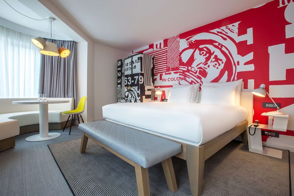 undefined Radisson RED Brussels 6
