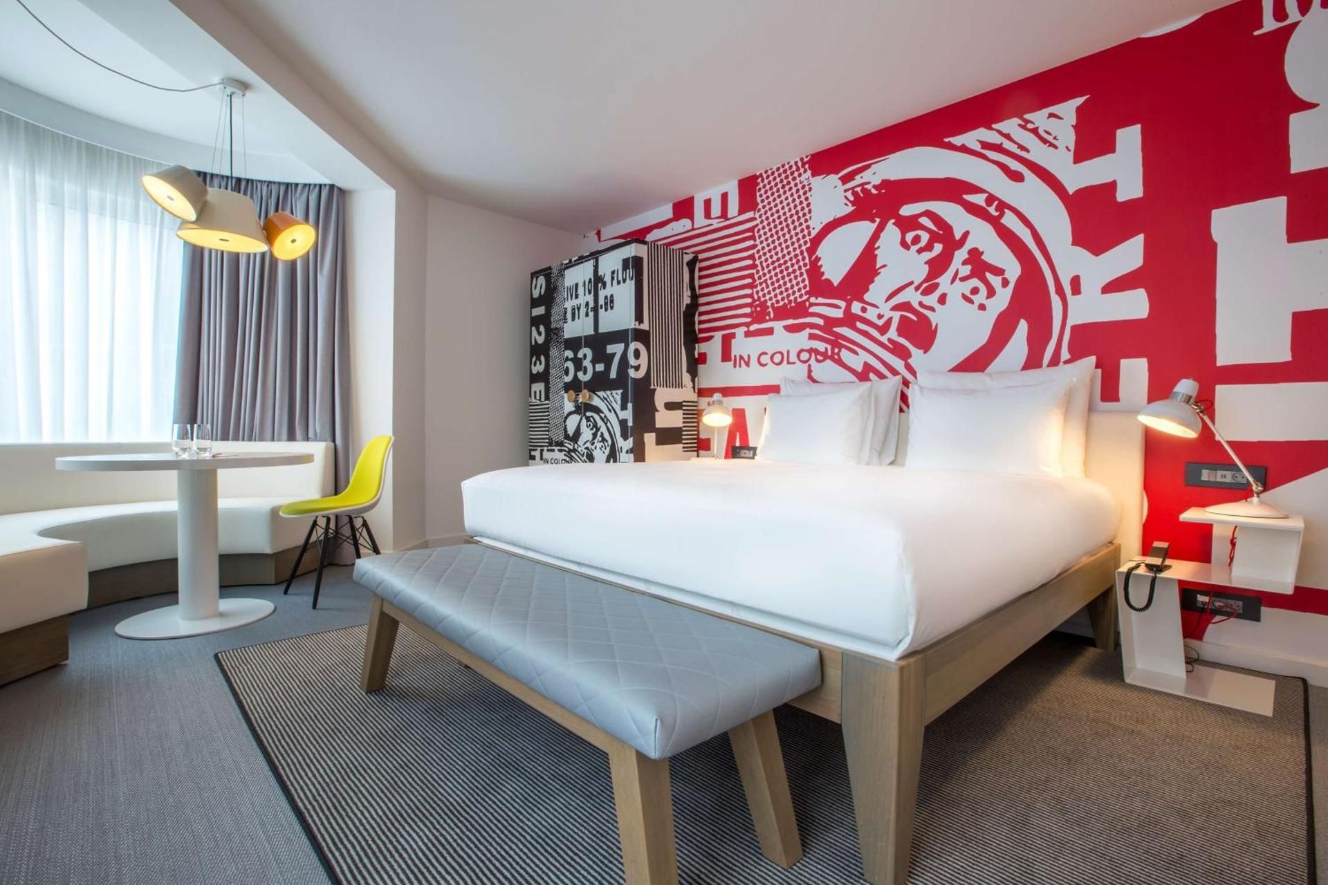 undefined Radisson RED Brussels 9