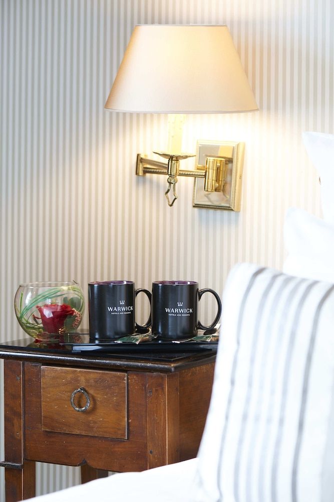 Warwick Grand-Place Brussels Classic Room, 2 Twin Beds 5