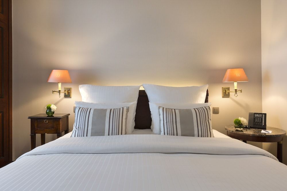 Warwick Grand-Place Brussels Classic Room, 1 Queen Bed