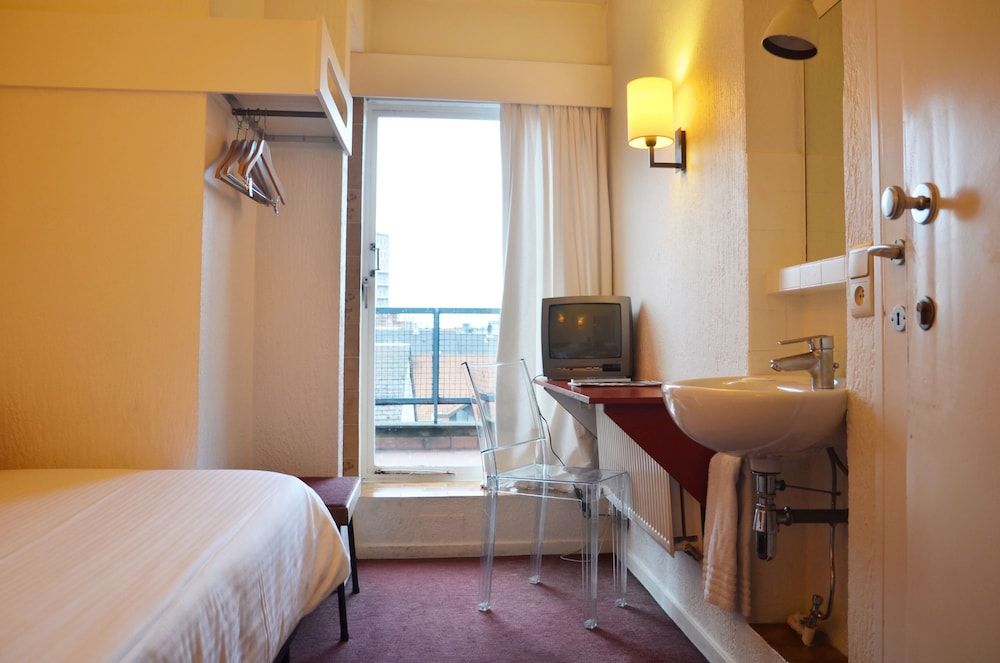 undefined Queen Anne Hotel 8