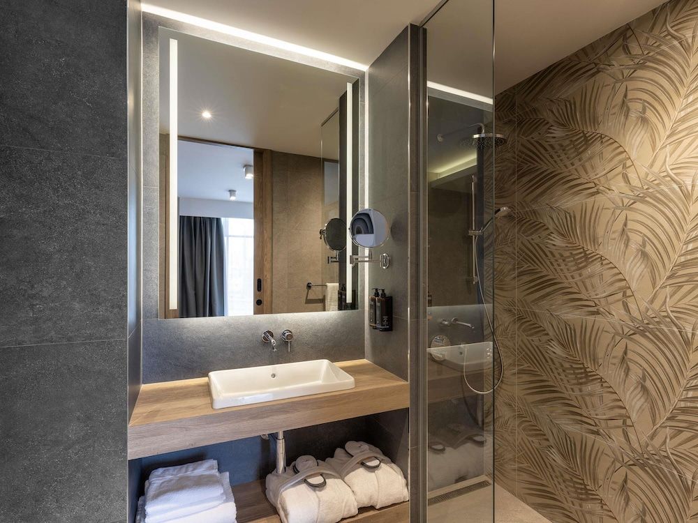 Mercure Sofia City Junior Suite, 1 King Bed with Sofa bed 4