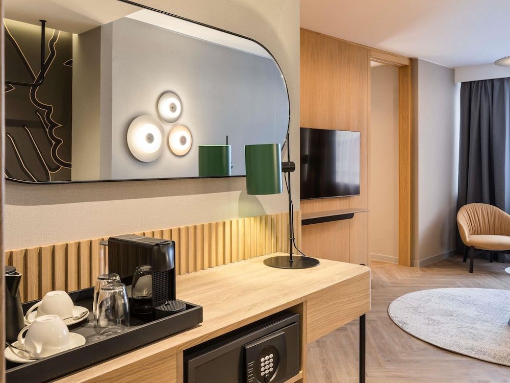 Mercure Sofia City Junior Suite, 1 King Bed with Sofa bed 9