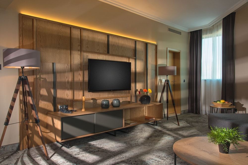 Expo Hotel Sofia Executive Suite 6