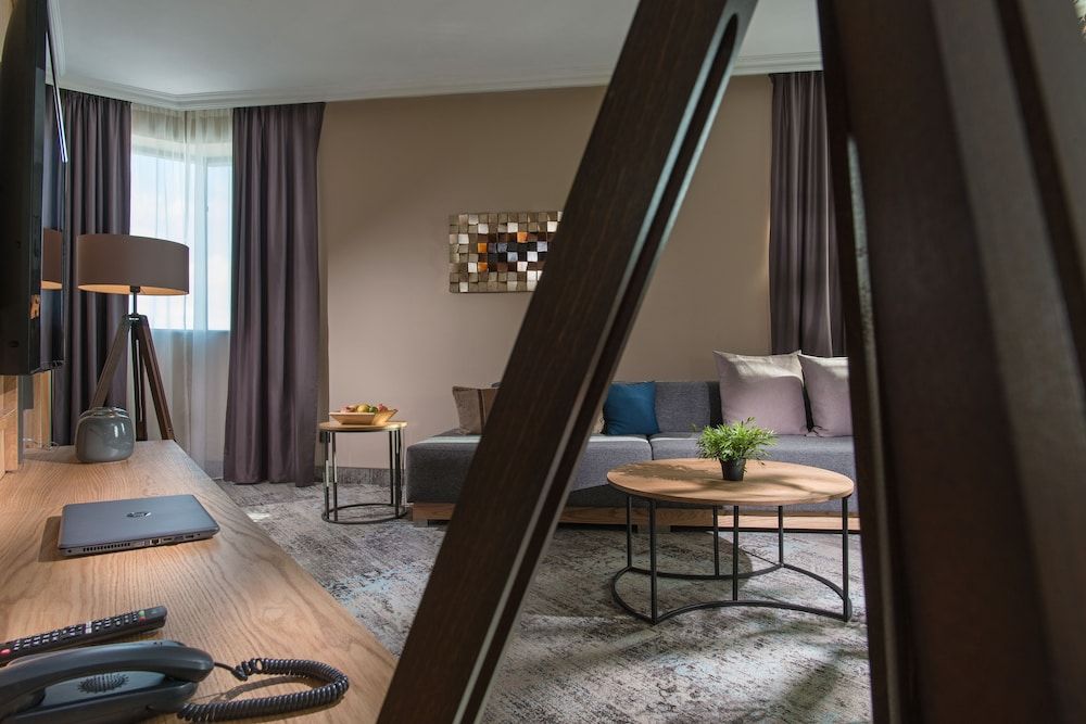 Expo Hotel Sofia Executive Suite 4