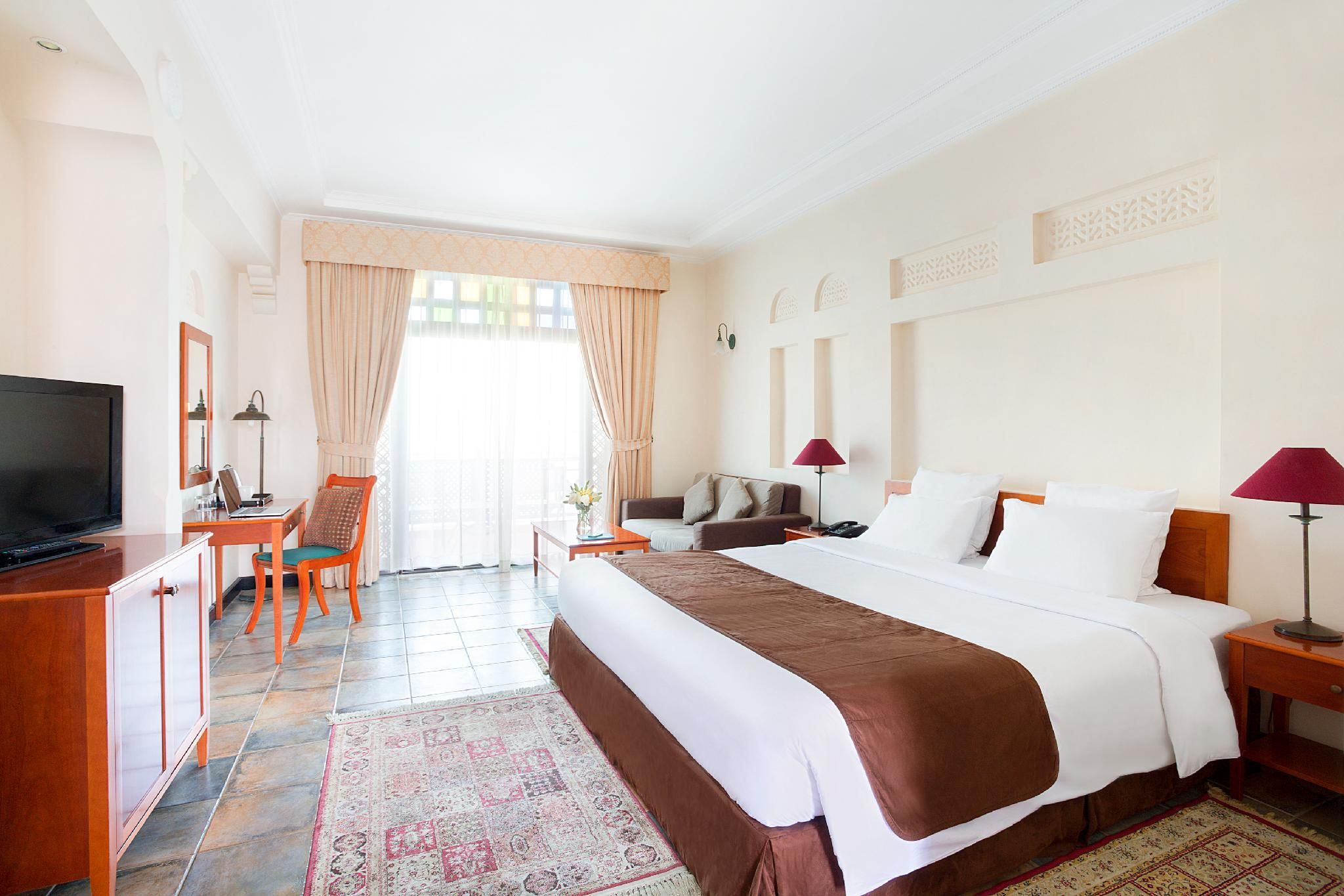 One Bed Room Suite with Balcony Sea View