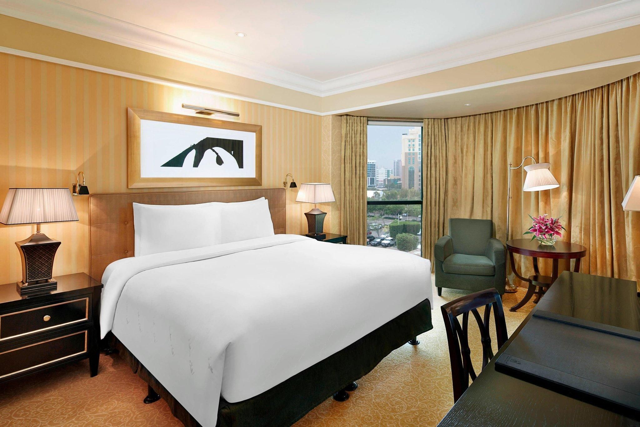 The Ritz-Carlton, Bahrain Deluxe City View King Bed, Deluxe Guest room, 1 King, City view, Low floor