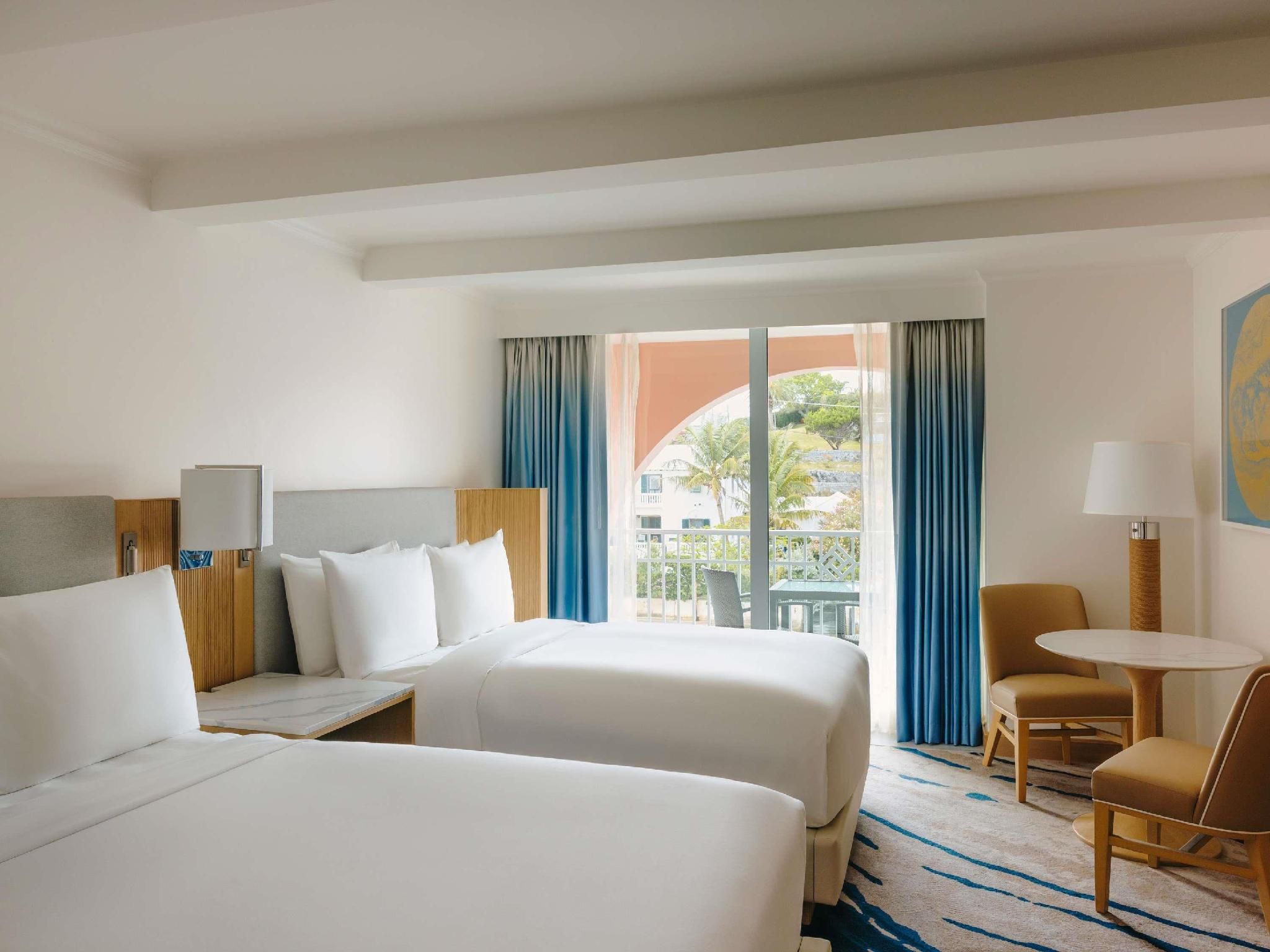 Fairmont Luxury 2 Doubles - Pitts Bay View, 325 Sf 30Sm