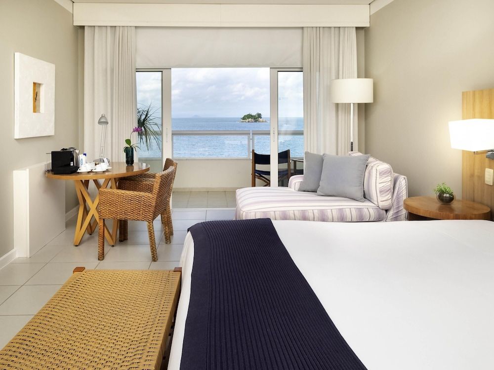 Deluxe Room, 2 Twin Beds, Balcony (Seafront, Central, free Wifi)