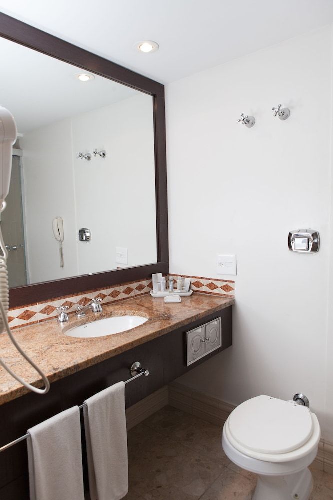 Rio Othon Palace Classic Room, Partial Ocean View 9