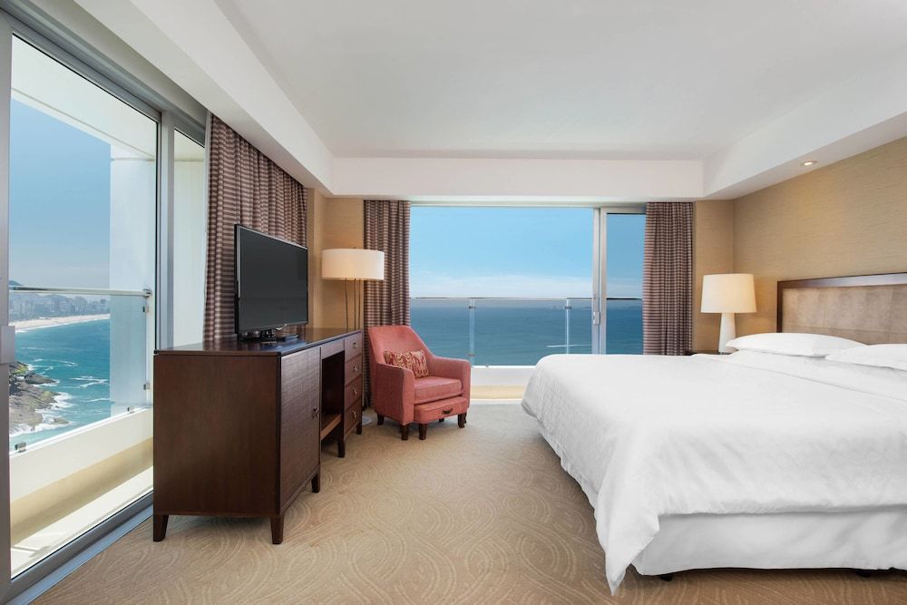 Executive Suite, 1 King Bed, Oceanfront