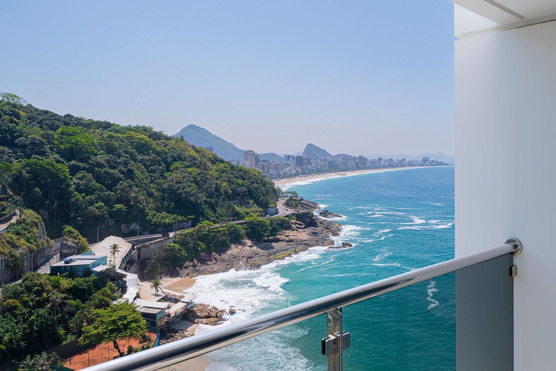 Club lounge access, Presidential Suite, 1 King, Oceanfront, Corner room, High floor, Balcony