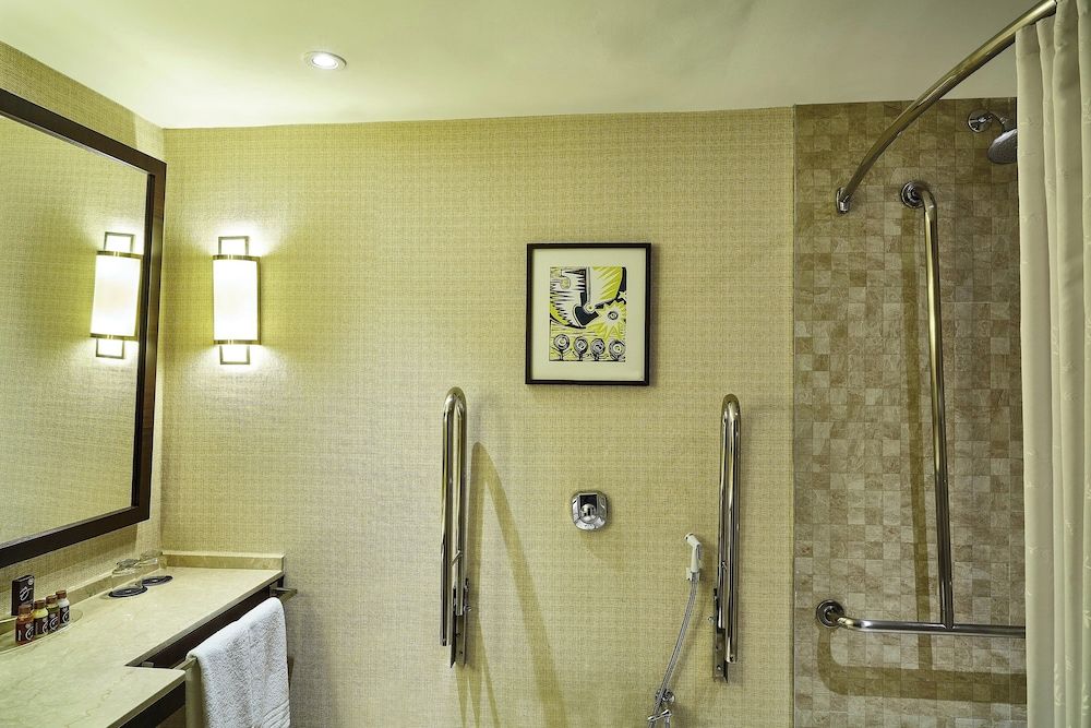 Sheraton Grand Rio Hotel & Resort Room, 1 King Bed, Partial Ocean View (Balcony) 8