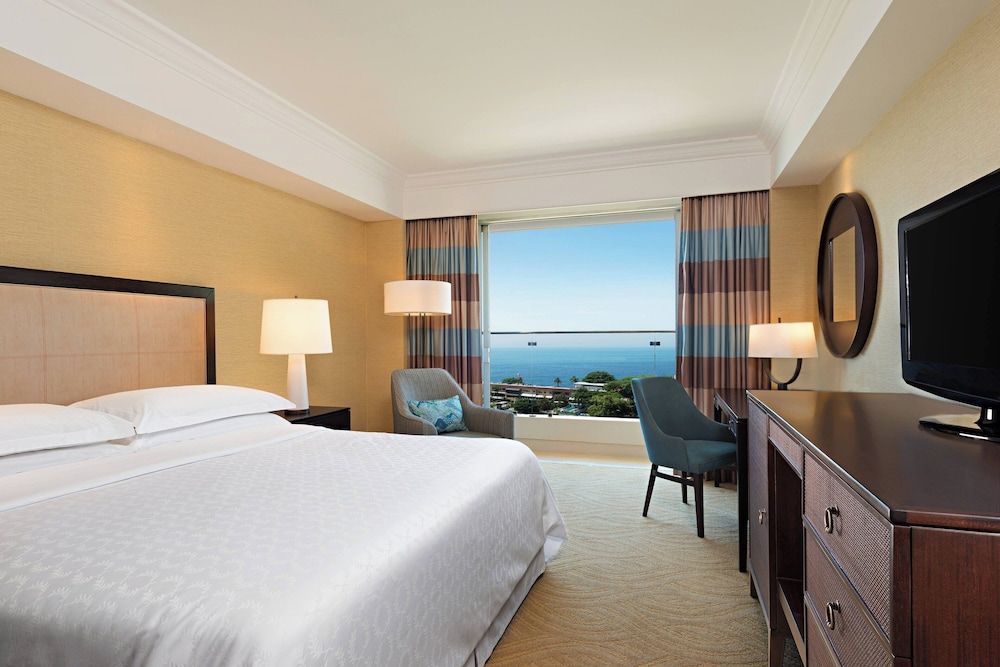 Sheraton Grand Rio Hotel & Resort Room, 1 King Bed, Partial Ocean View (Balcony)