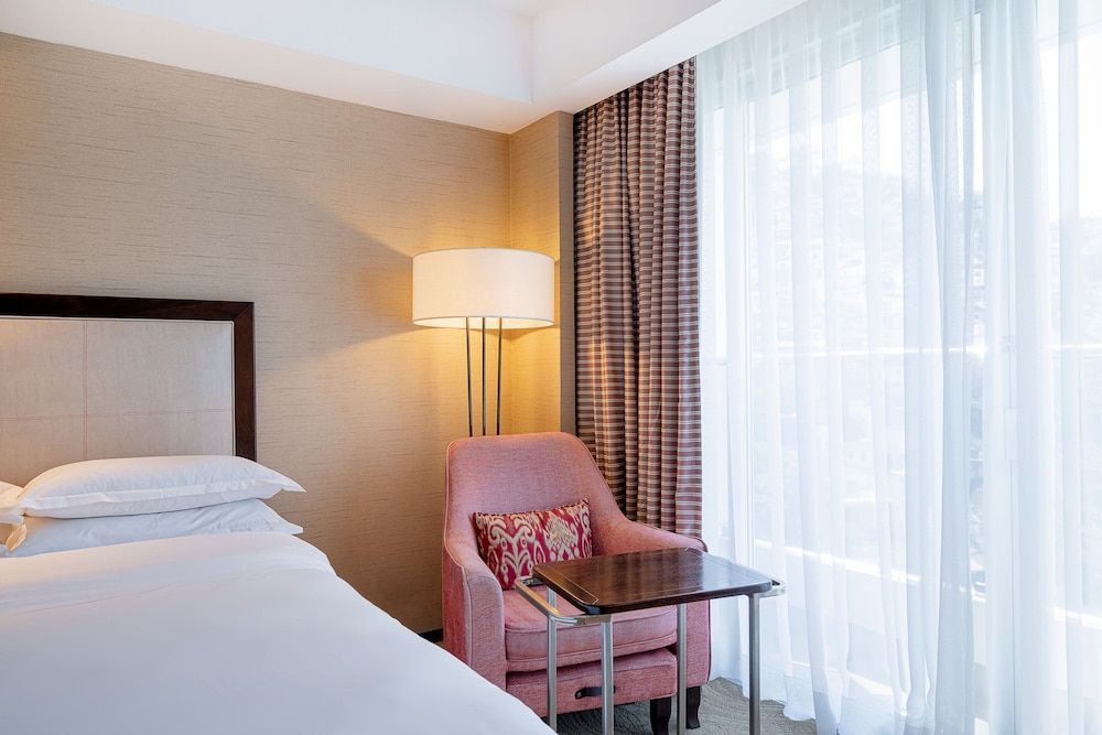 Sheraton Grand Rio Hotel & Resort Room, 1 King Bed, Partial Ocean View (Balcony) 3