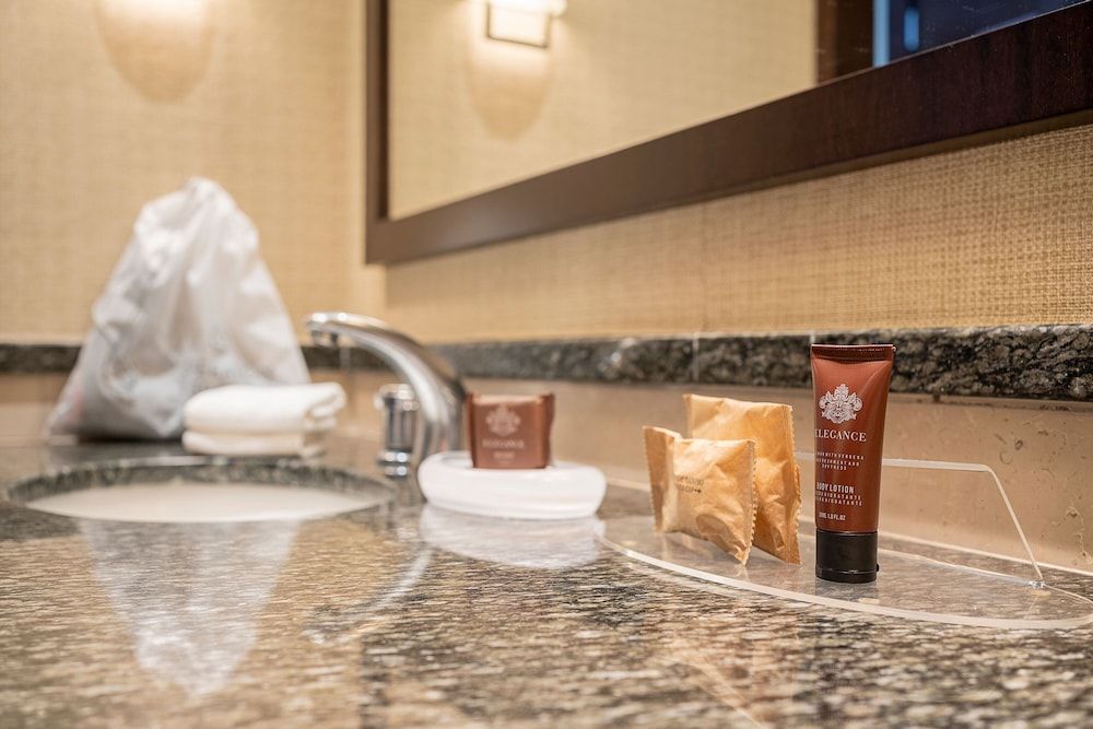 Sheraton Grand Rio Hotel & Resort Room, 1 King Bed, Partial Ocean View (Balcony) 9