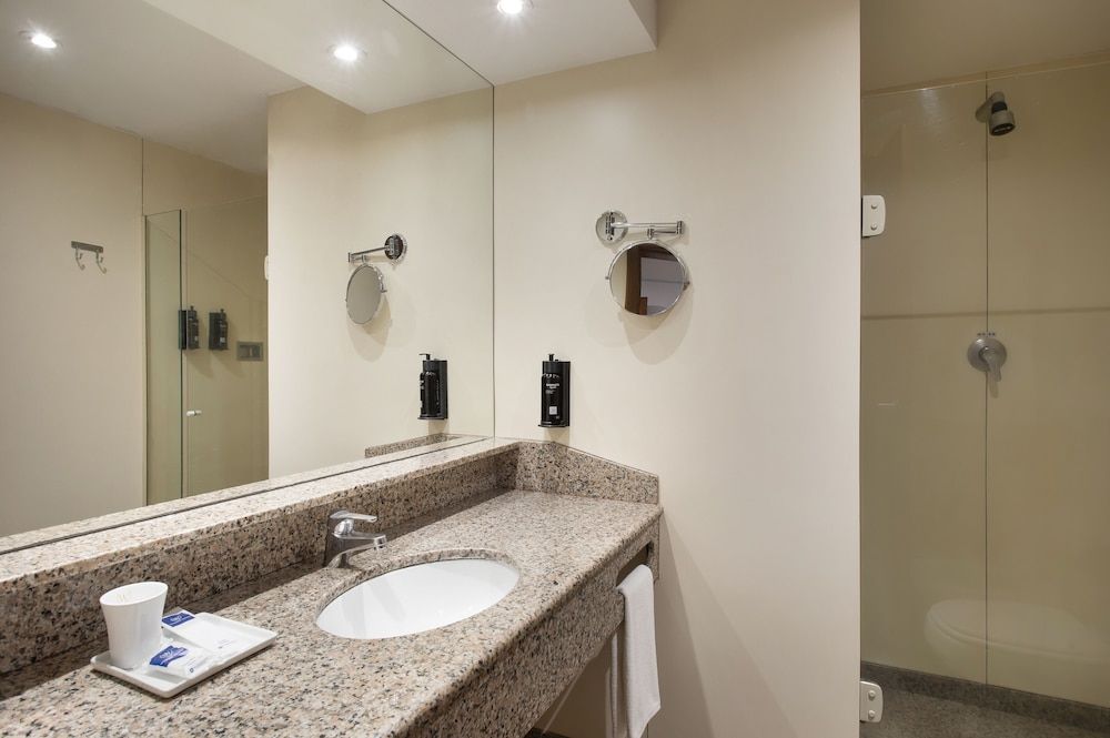 Windsor Plaza Copacabana Standard com 2 Camas de Solteiro 4