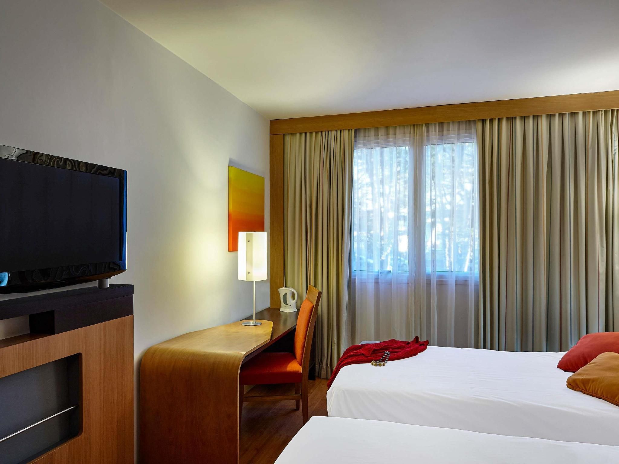 Standard 2 Single Beds