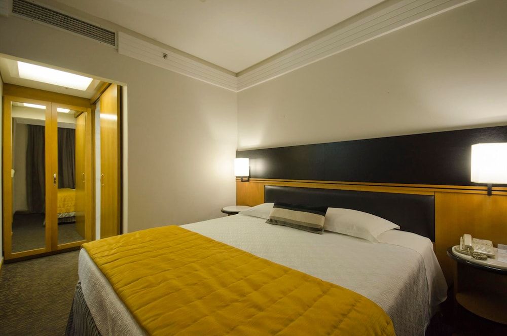 undefined Estanplaza International 8