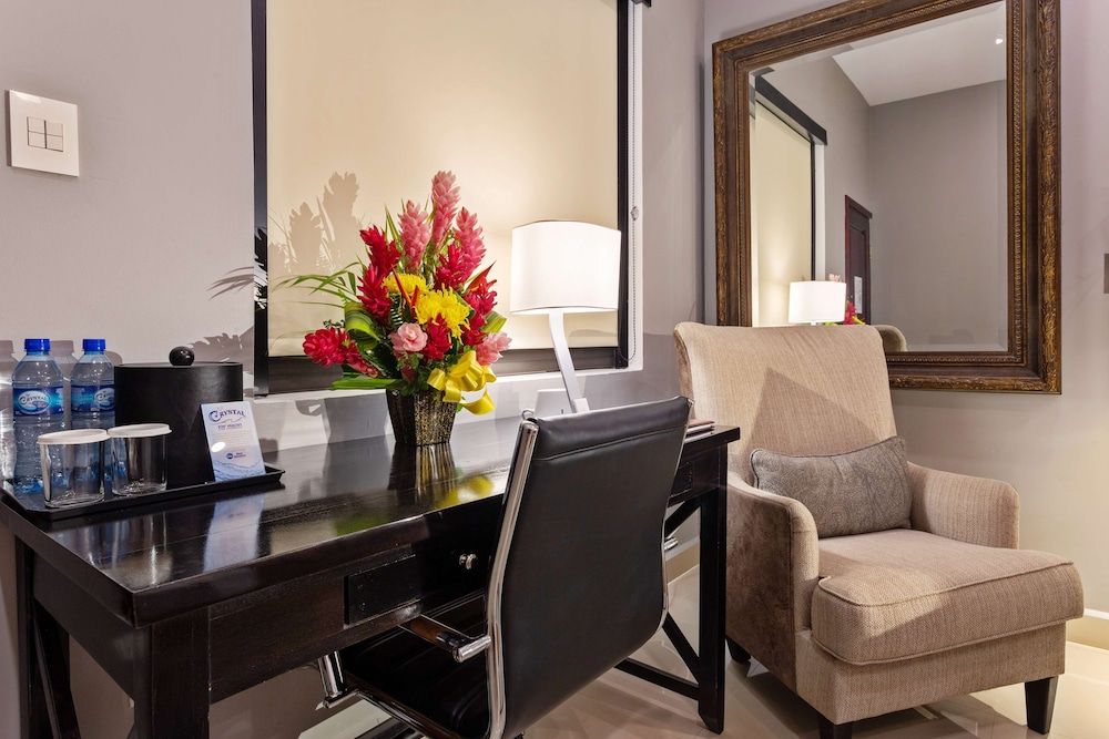 Best Western Plus Belize Biltmore Plaza Premium Room, 2 Queen Beds, Non Smoking, Refrigerator & Microwave 17