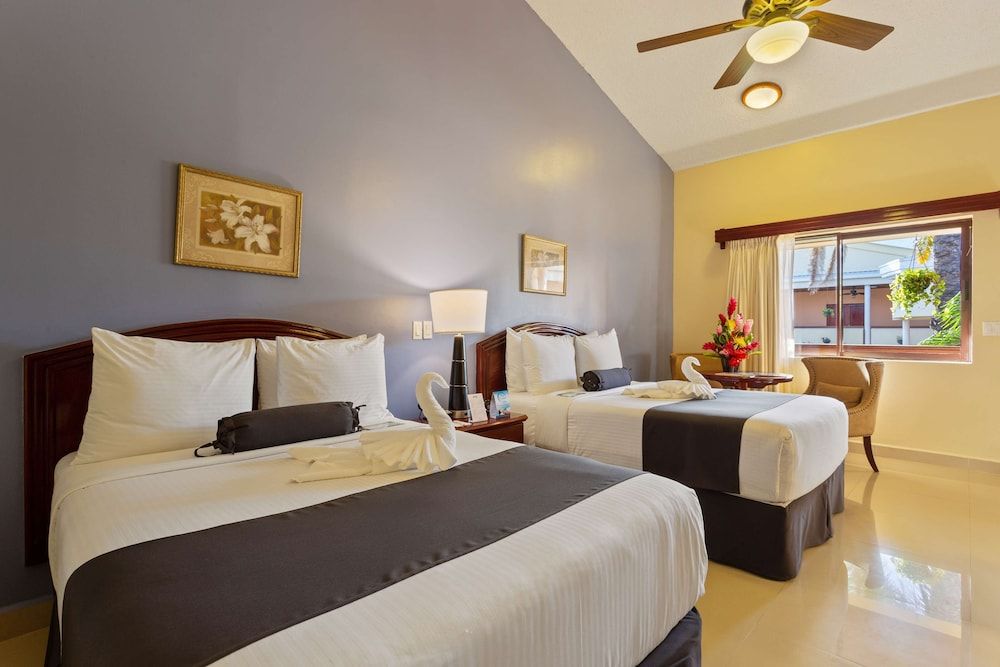 Best Western Plus Belize Biltmore Plaza Standard Room, 2 Queen Beds, Non Smoking 2