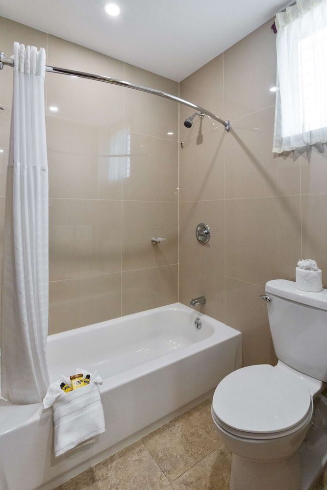 Best Western Plus Belize Biltmore Plaza Premium Room, 2 Queen Beds, Non Smoking, Refrigerator & Microwave 15