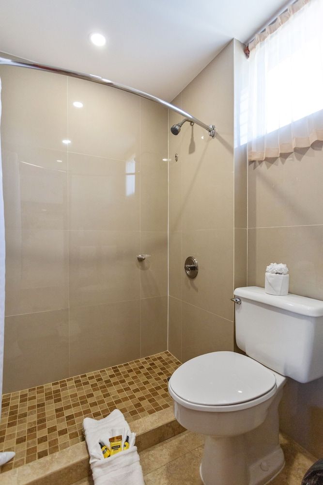 Best Western Plus Belize Biltmore Plaza Standard Room, 2 Queen Beds, Non Smoking 6