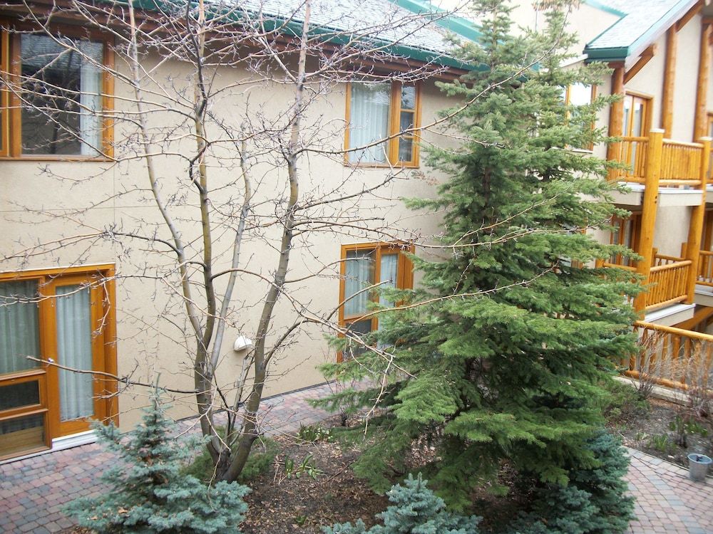 undefined Brewster Mountain Lodge 5