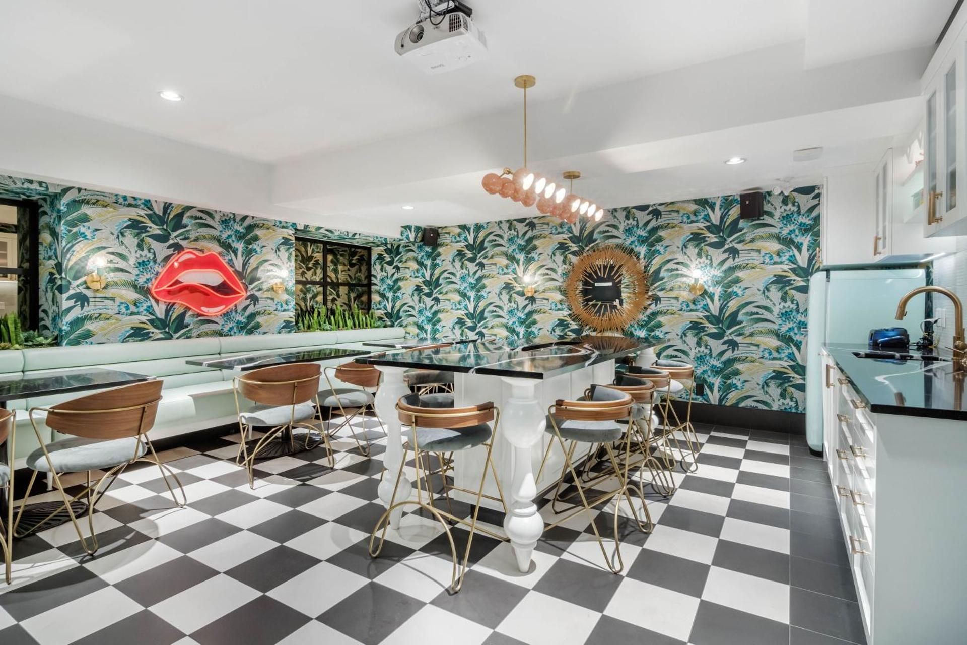 undefined Hotel Belmont Vancouver - MGallery Collection 4