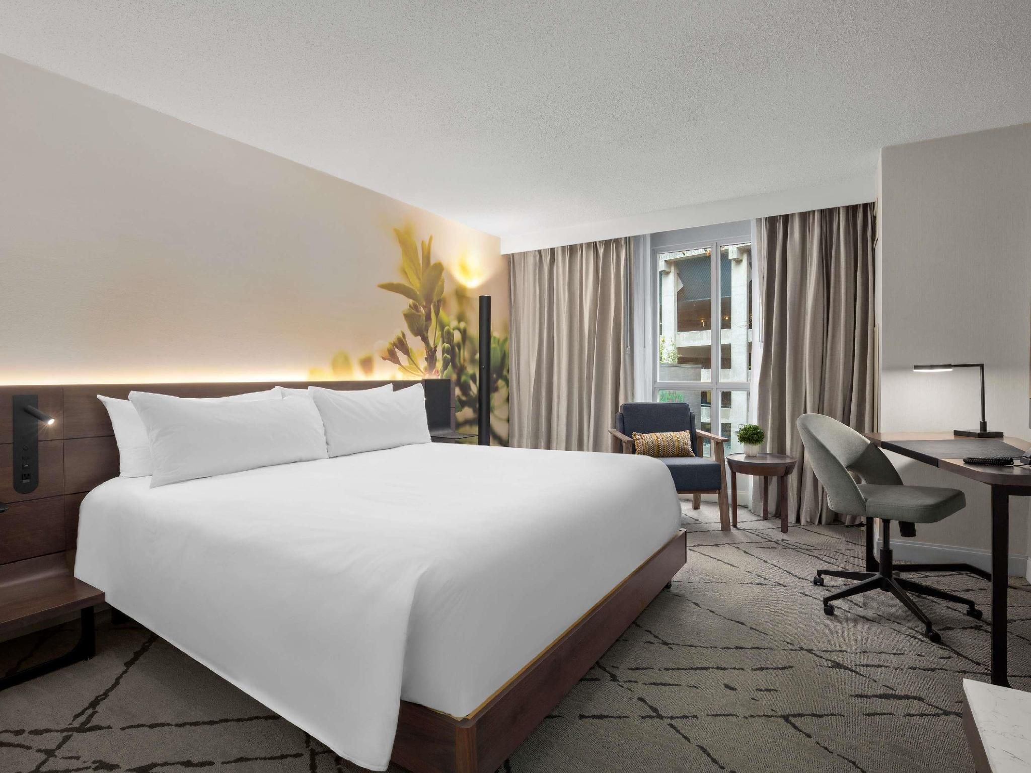 undefined The Novotel Toronto Center Hotel 10